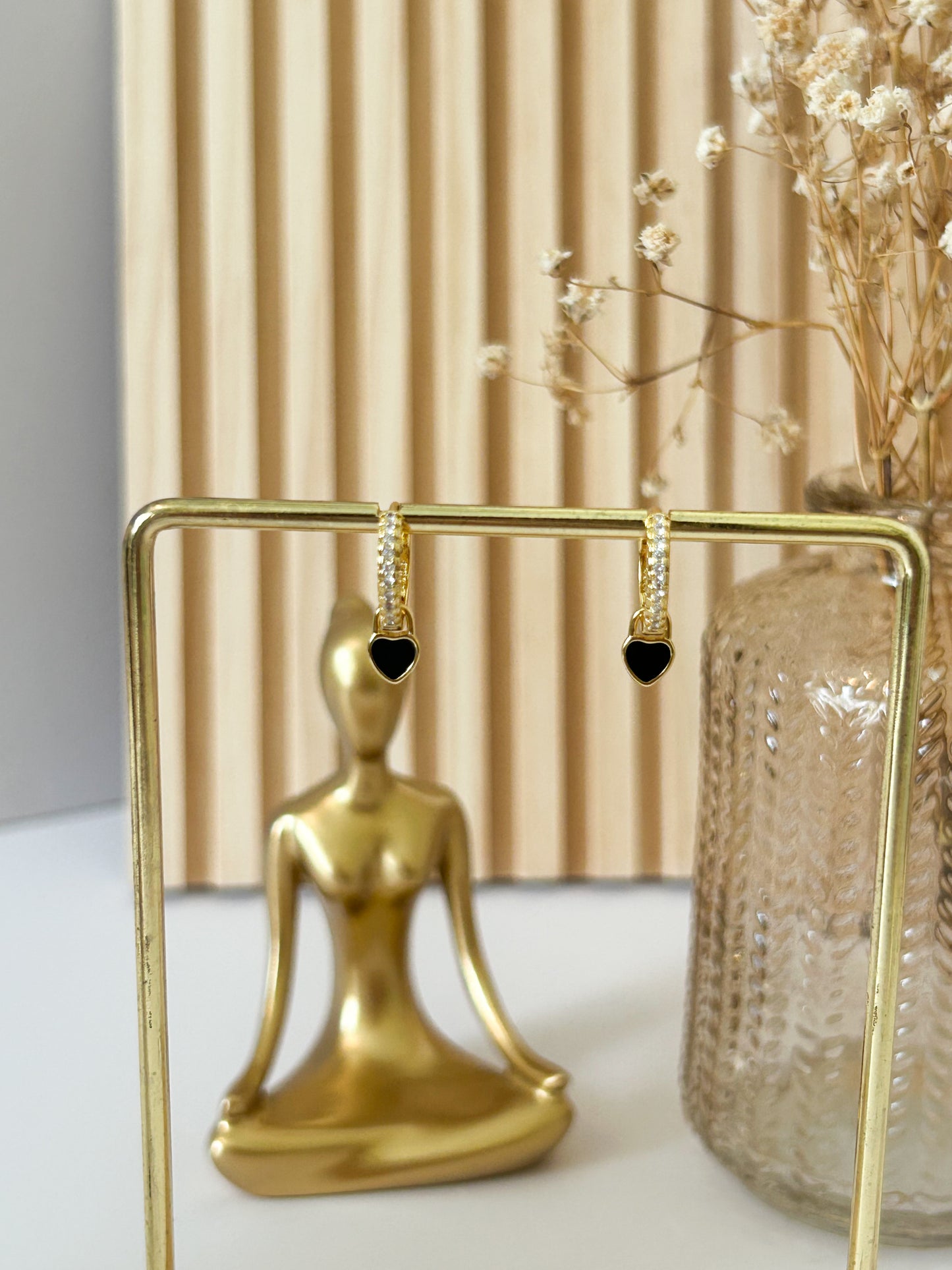 Noir Love Hoops